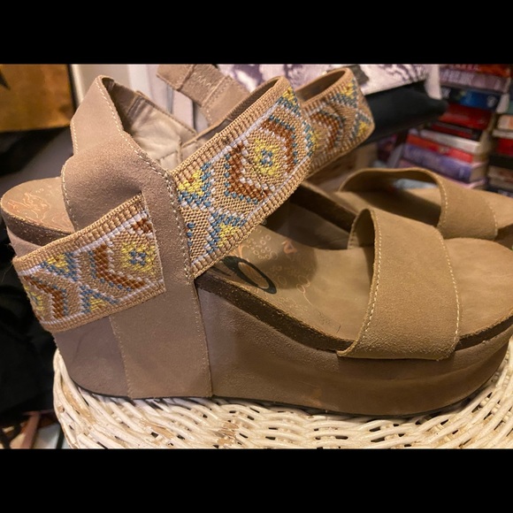 OTBT print shoes - Picture 2 of 4